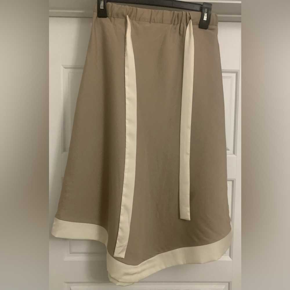 NWT LOVE21 FOREVER21 Taupe Cream Tie Handkerchief Midi Skirt XS‎ X-Small (A8)